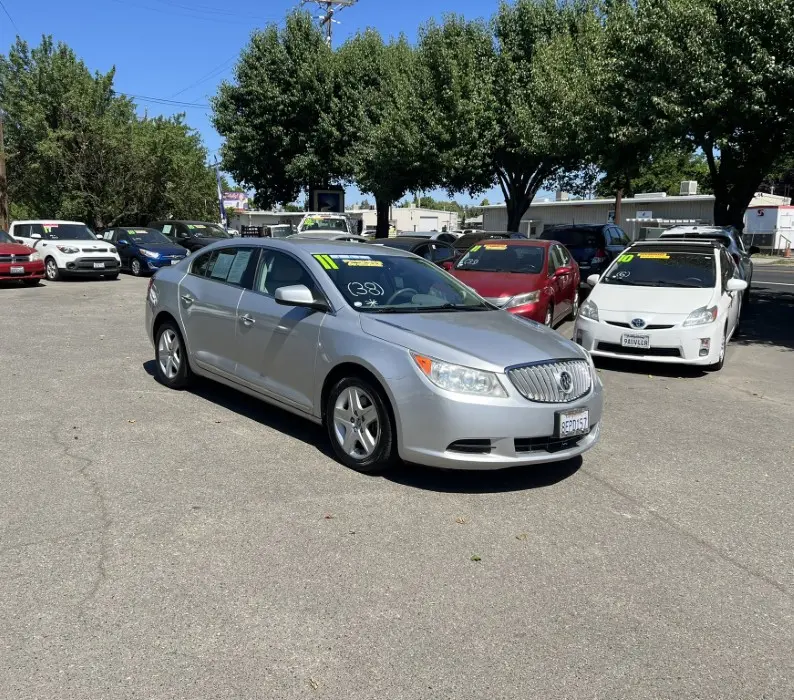 2011 Buick LaCrosse CX photo 3