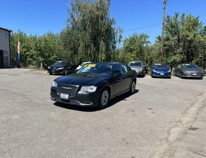 2015 Chrysler 300 Limited V6's photo
