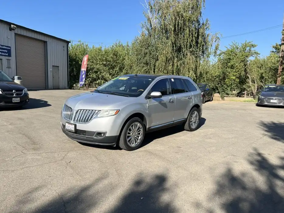 2011 Lincoln MKX FWD's photo