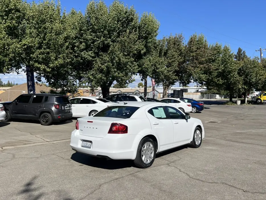 2013 Dodge Avenger SE photo 5