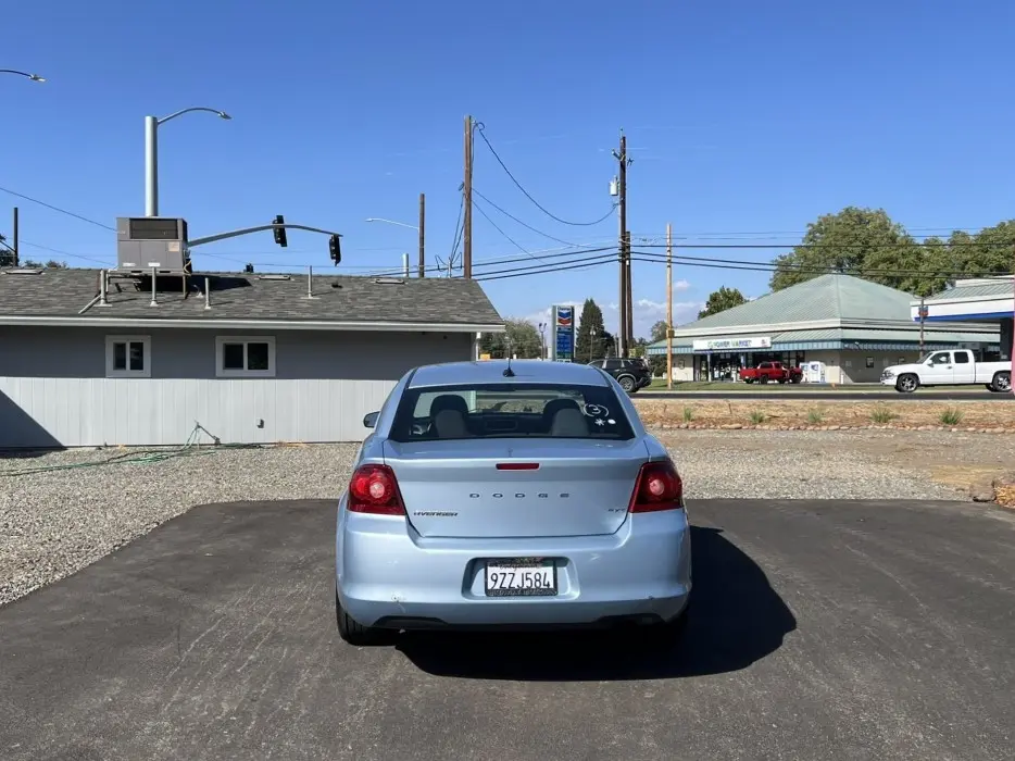 2013 Dodge Avenger SXT photo 3