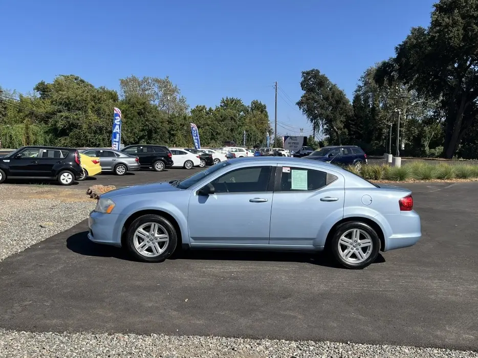 2013 Dodge Avenger SXT photo 4