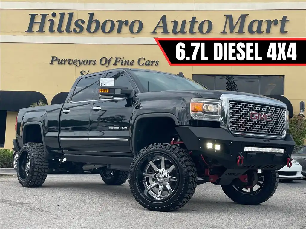 2015 GMC Sierra 4WD Crew Cab Short Box's photo