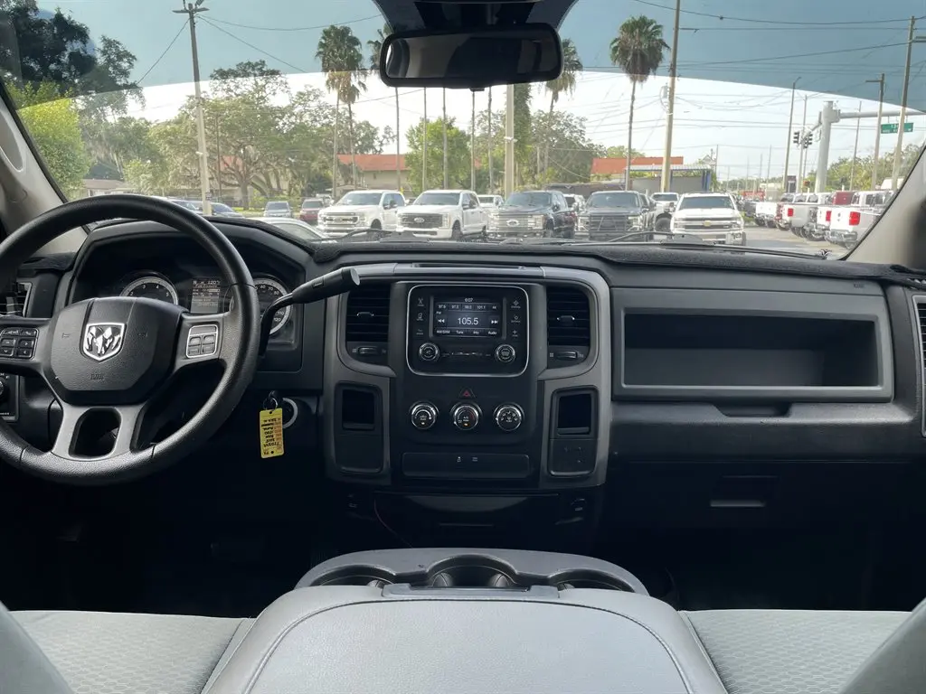 2015 RAM 1500 Express Quad Cab photo 5