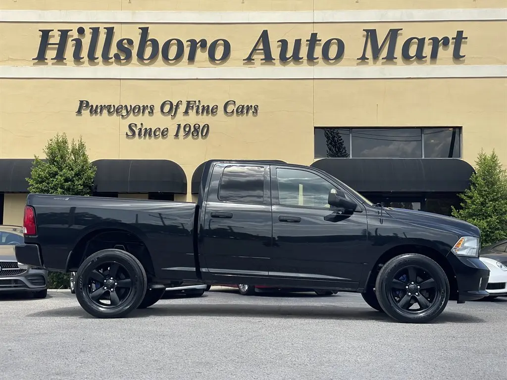 2015 RAM 1500 Express Quad Cab photo 4