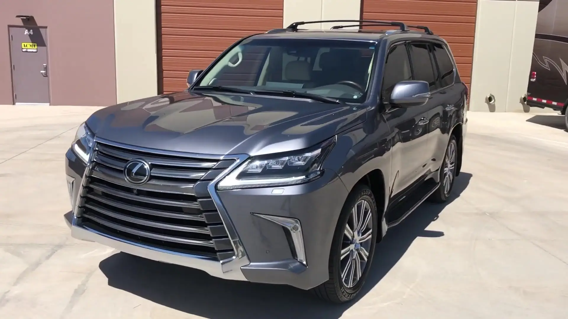 2016 Lexus LX 600 570 photo 3