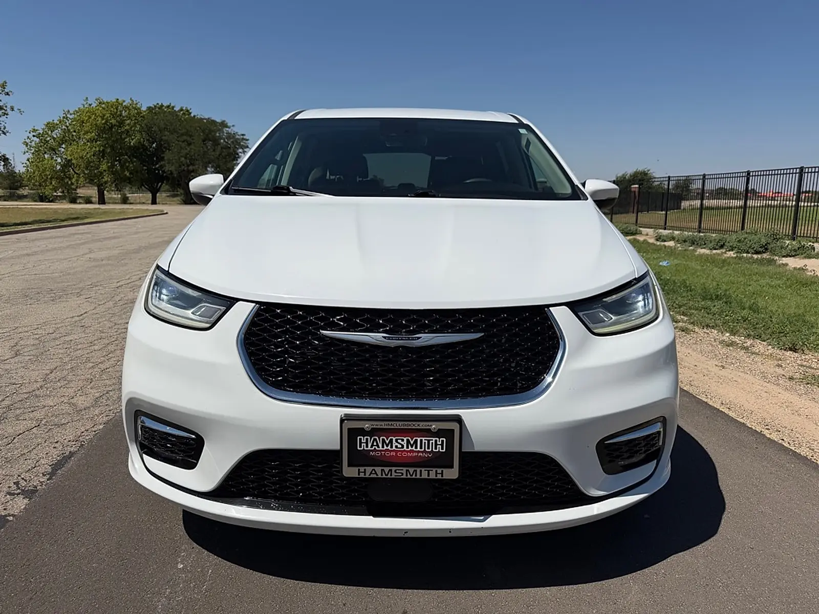 2023 Chrysler Pacifica Touring L photo 5