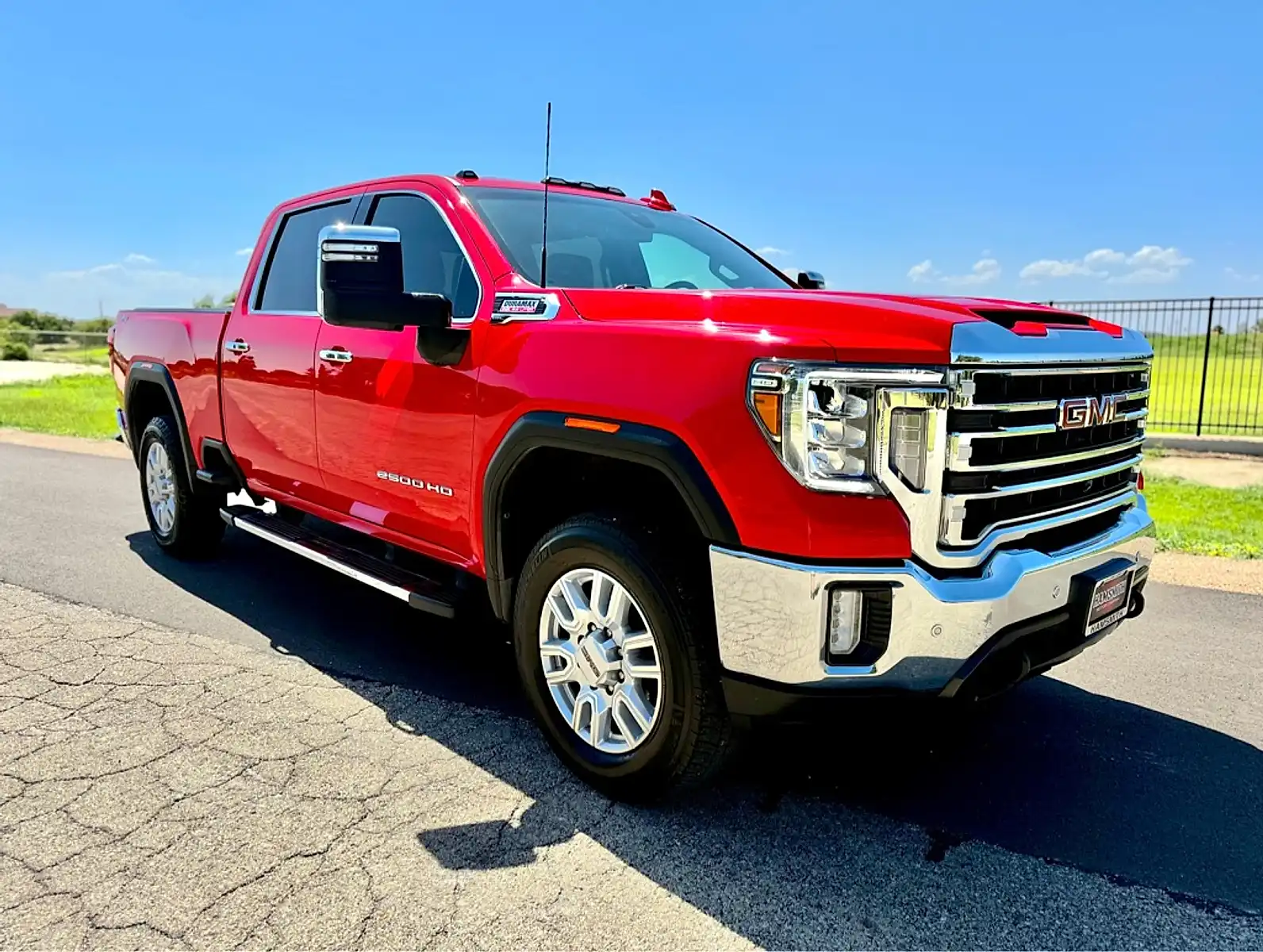 2022 GMC Sierra 4WD Crew Cab Standard Box SLT's photo
