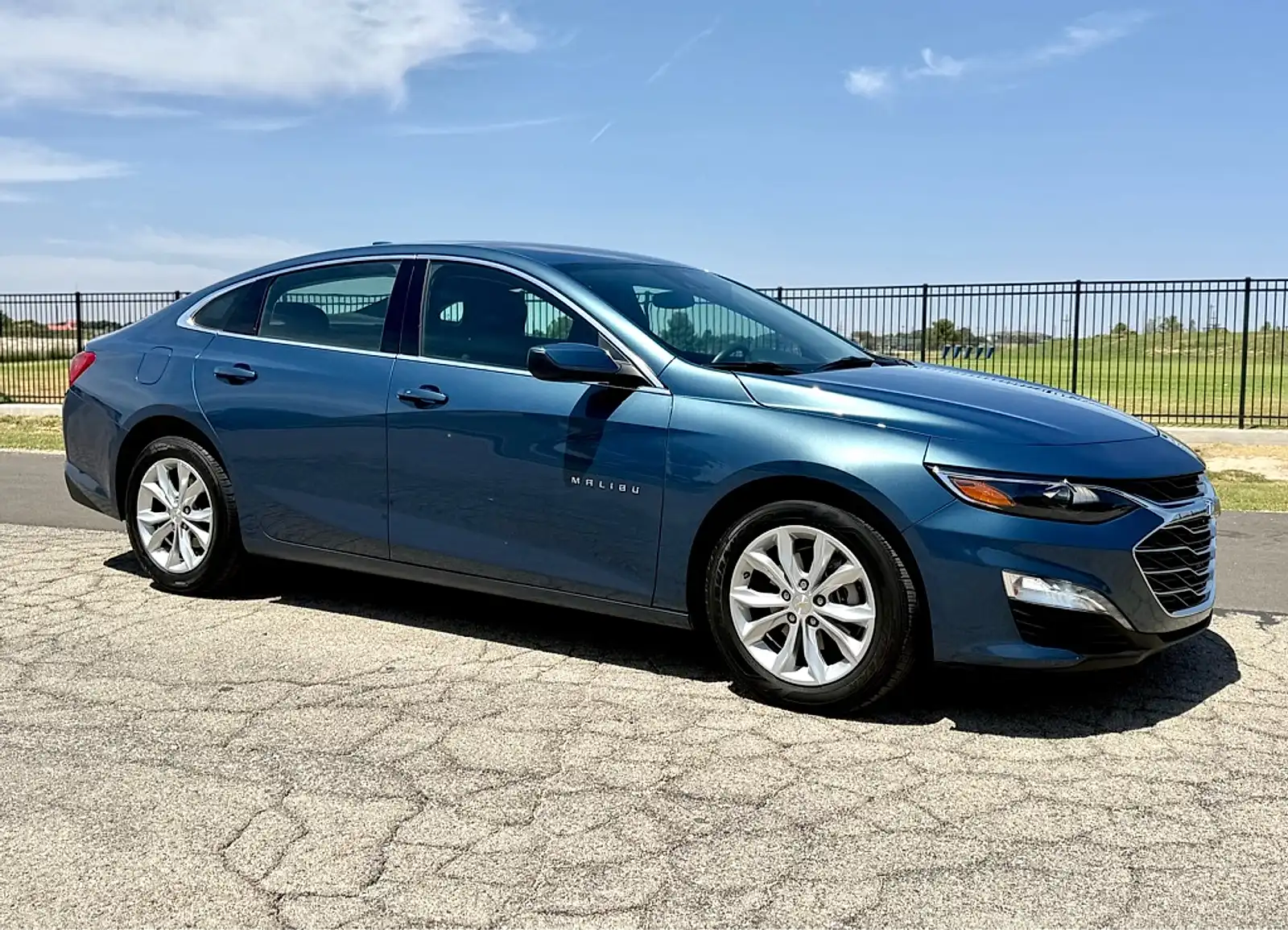 2025 Chevrolet Malibu 1LT's photo