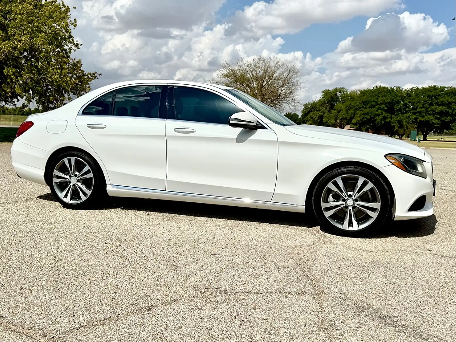 2016 Mercedes-Benz C-Class C300's photo
