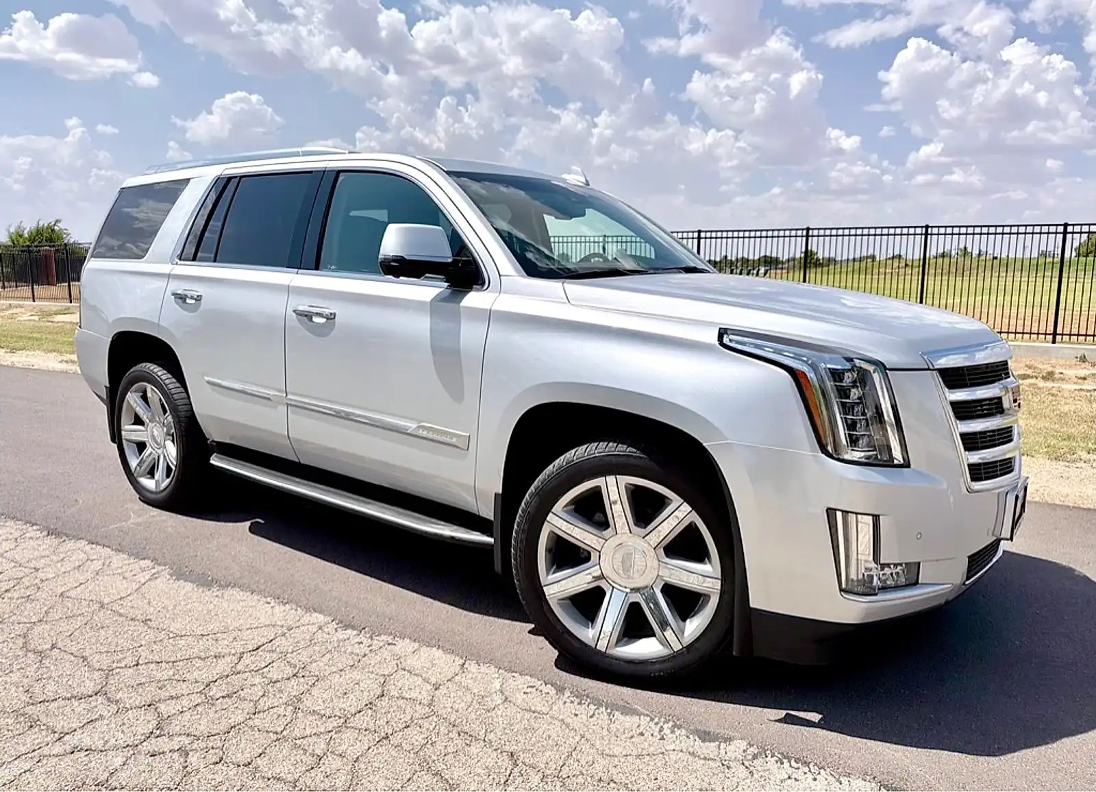 2016 Cadillac Escalade Luxury AWD's photo