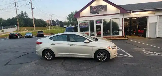 2017 Hyundai Elantra 2.0 SE A/T's photo