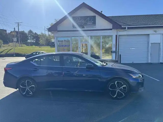 2023 Nissan Altima 2.5 SR's photo
