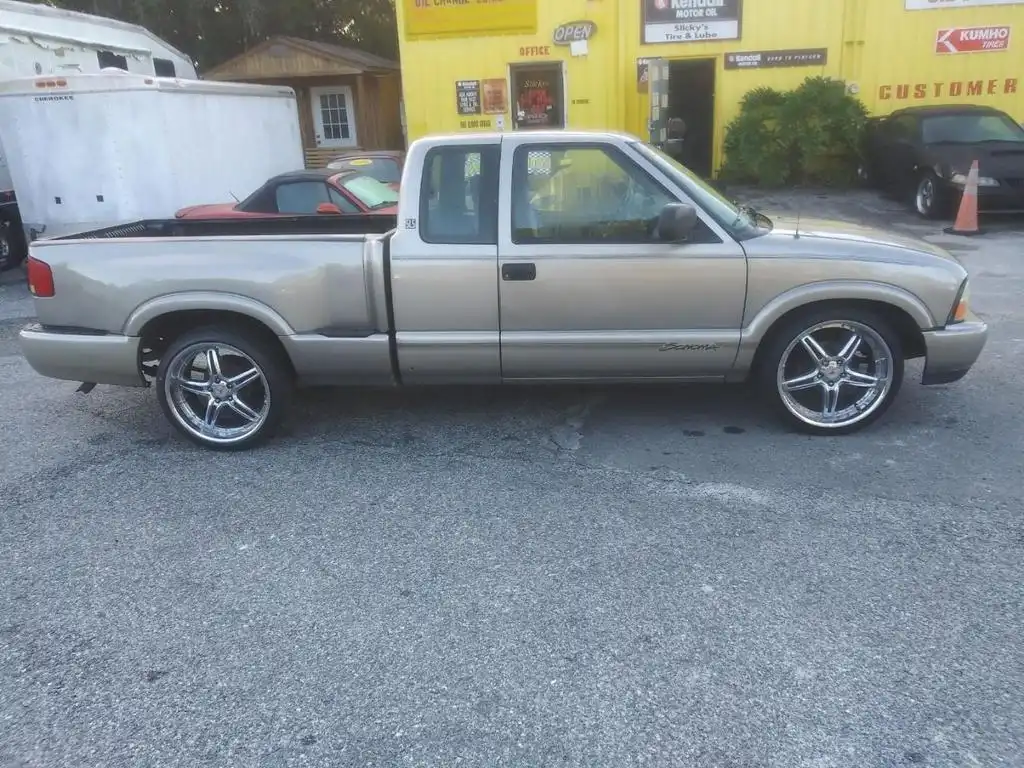 1998 GMC Sonoma SLS XC W/1SG's photo