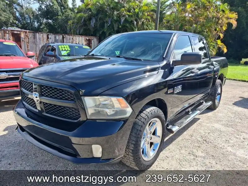 2015 RAM 1500 Express Crew Cab's photo