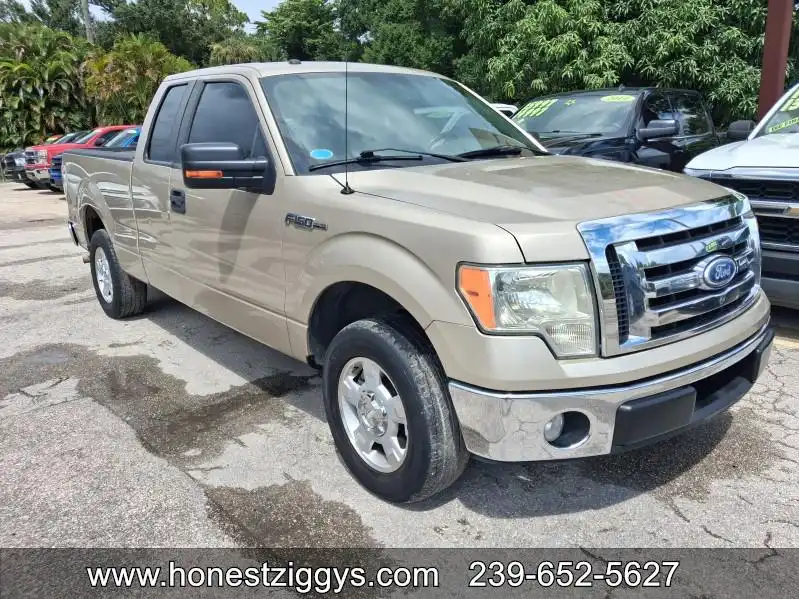 2010 Ford F-150 XLT SuperCab 145 in's photo