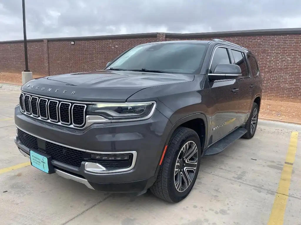 2022 Jeep Wagoneer Series III's photo