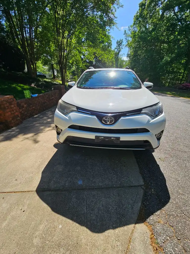 2017 Toyota RAV4 XLE AWD's photo