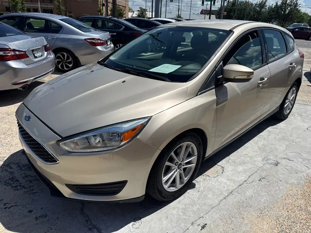 2017 Ford Focus 5 Door Hatch SE's photo