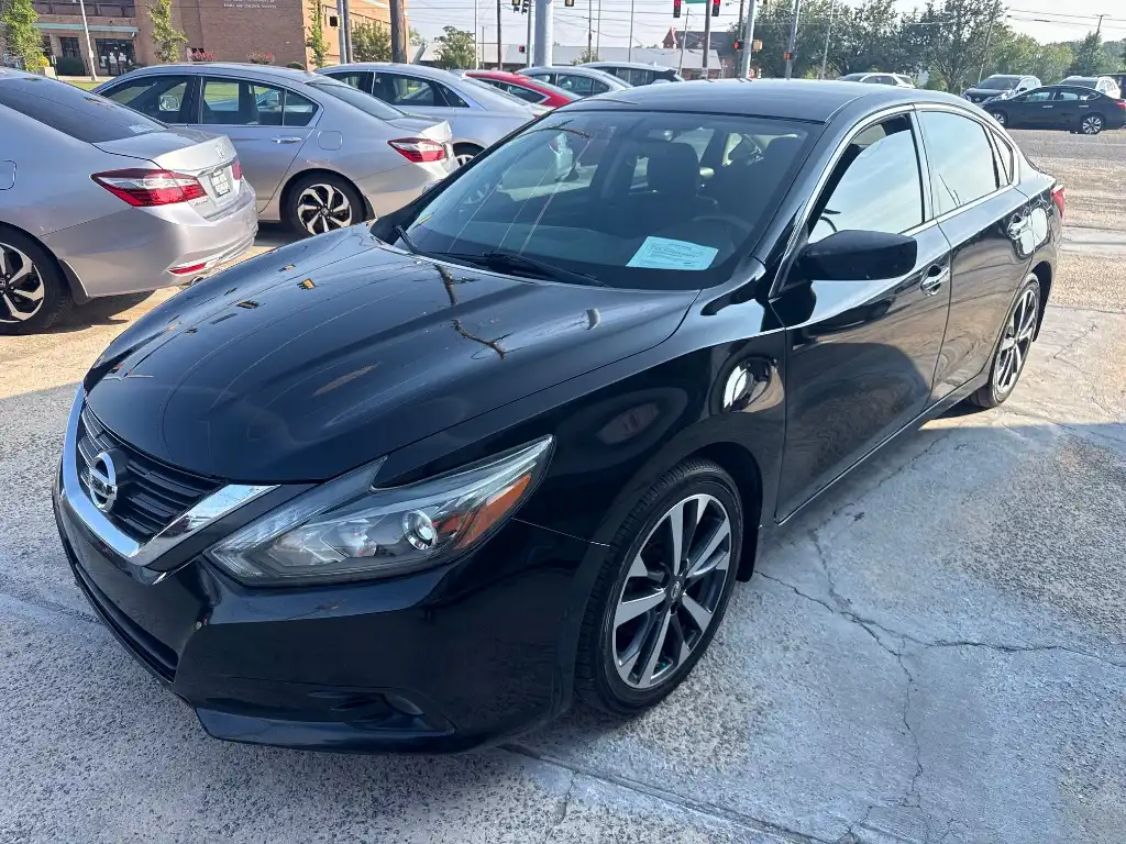 2016 Nissan Altima 2.5 SR's photo