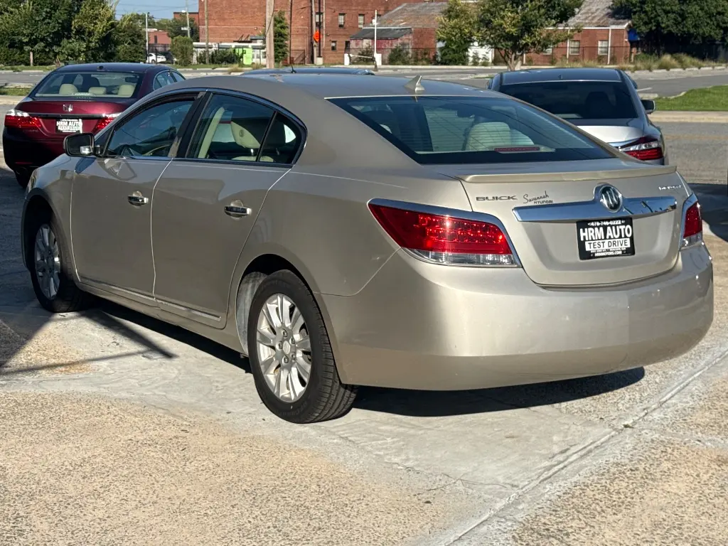 2013 Buick LaCrosse Base photo 3
