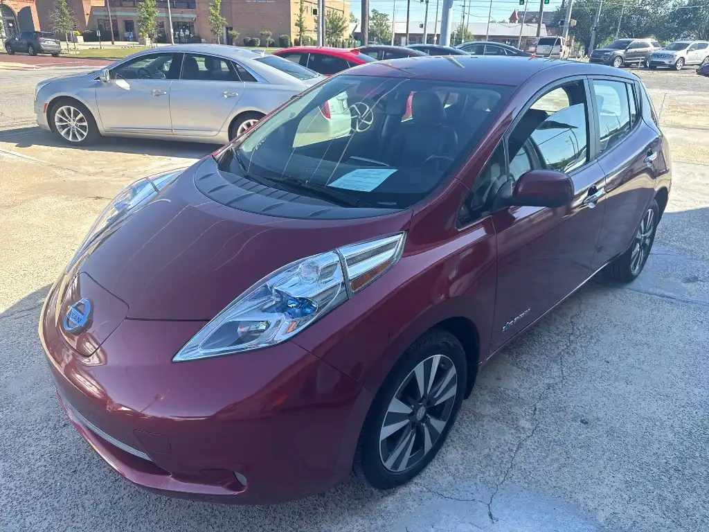 2015 Nissan Leaf SL's photo