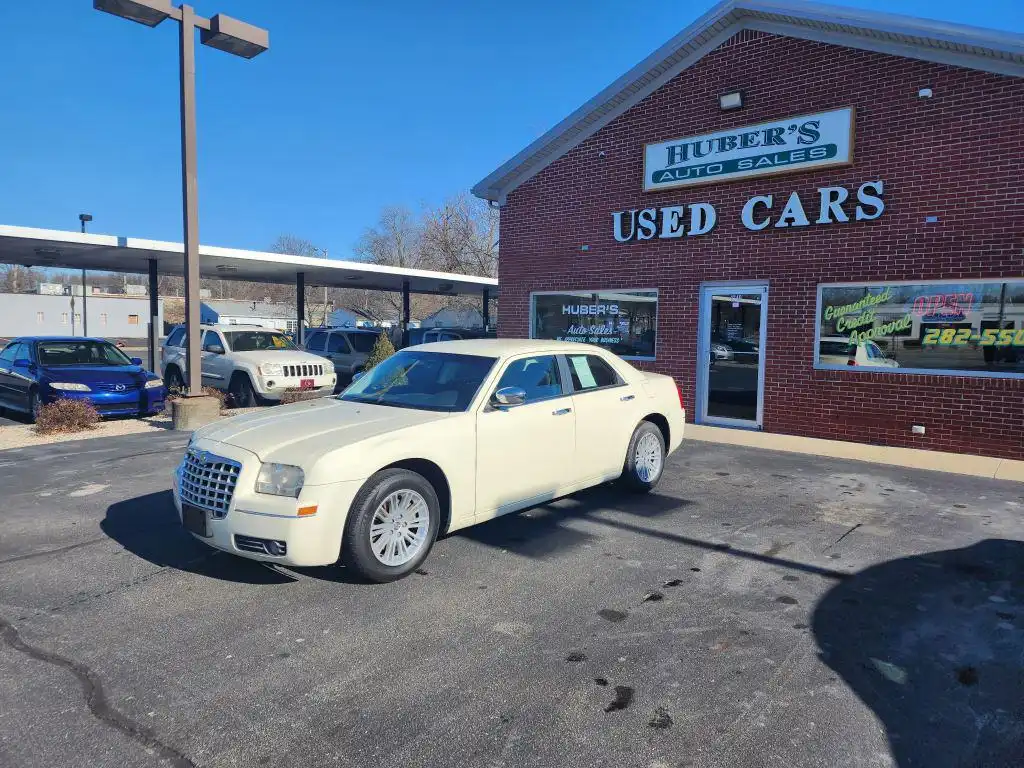 2010 Chrysler 300 Touring 23E's photo
