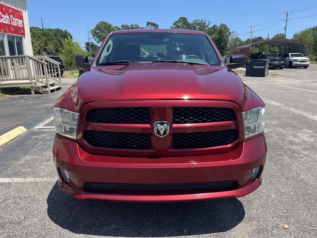 2015 RAM 1500 Express 4x4 Quad Cab photo 3