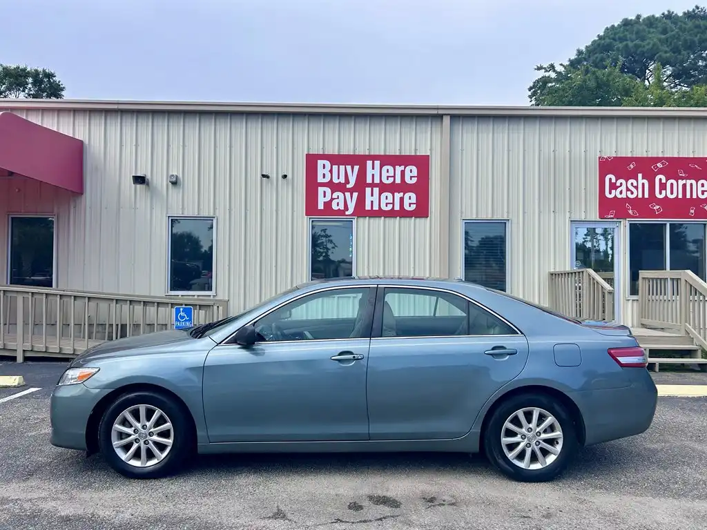 2011 Toyota Camry 2.5 Auto XLE's photo