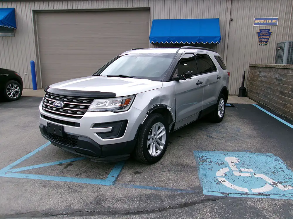 2017 Ford Explorer Base 4WD photo 1