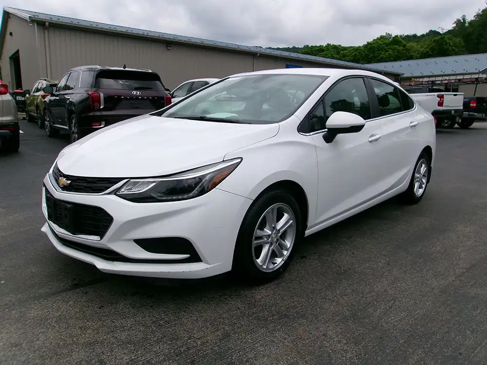 2017 Chevrolet Cruze LT Auto's photo