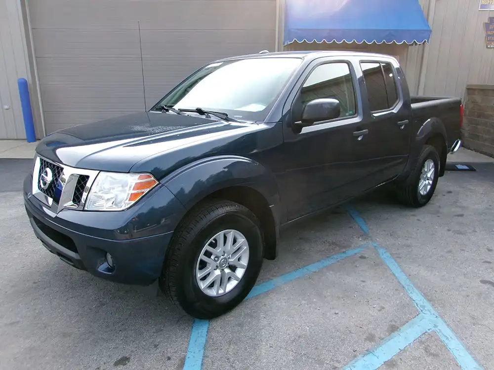 2017 Nissan Frontier 4.0 SV Crew Cab 4X4 AT SWB's photo