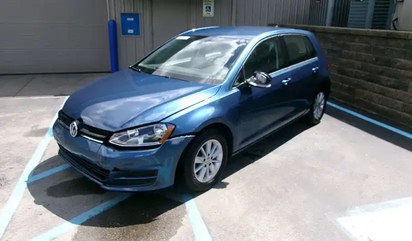2017 Volkswagen Golf TSI S 4-Door Auto's photo
