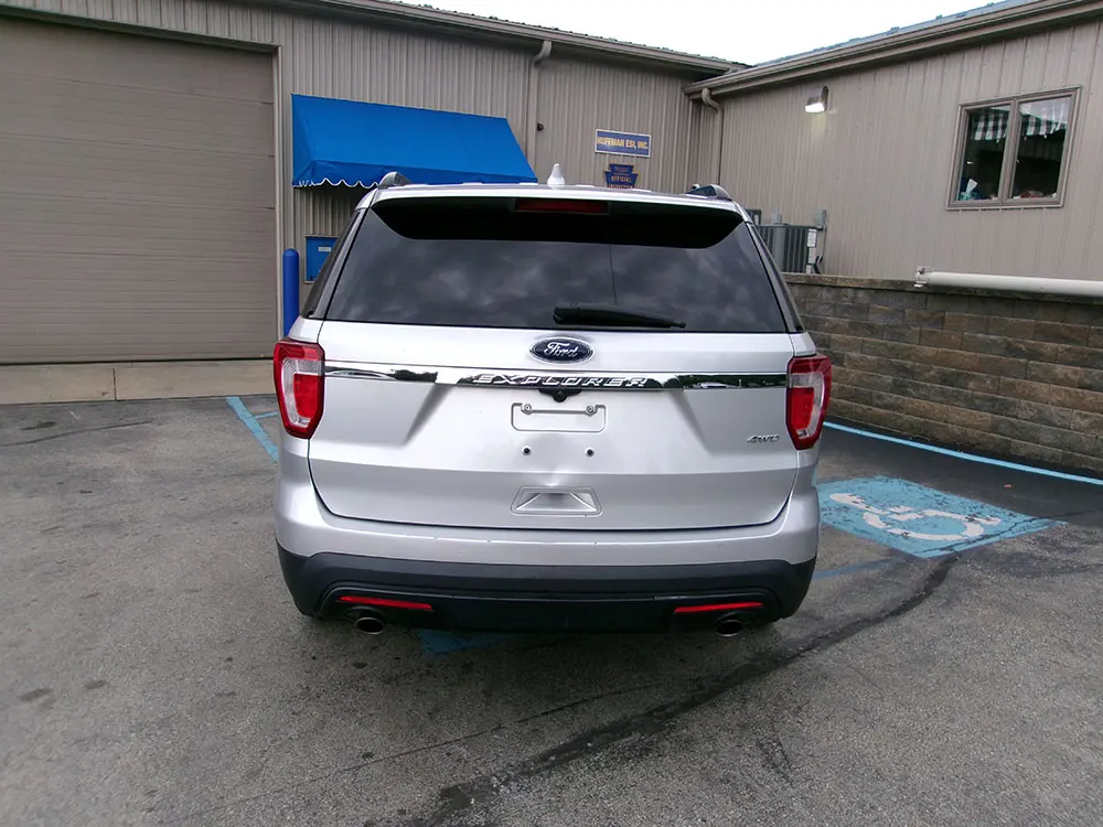 2017 Ford Explorer Base 4WD photo 4