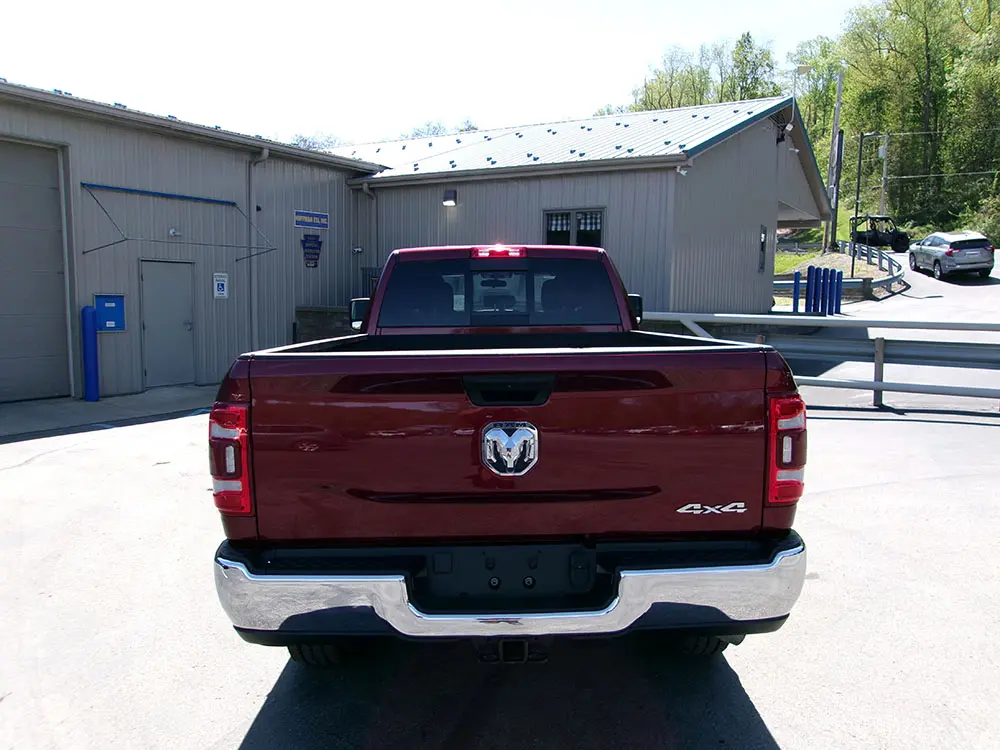 2024 RAM 3500 Tradesman 4X4 Crew Cab LWB photo 4