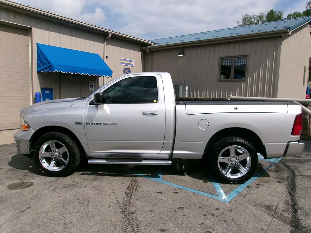 2012 RAM 1500 SLT 4x4 Regular Cab SWB photo 4