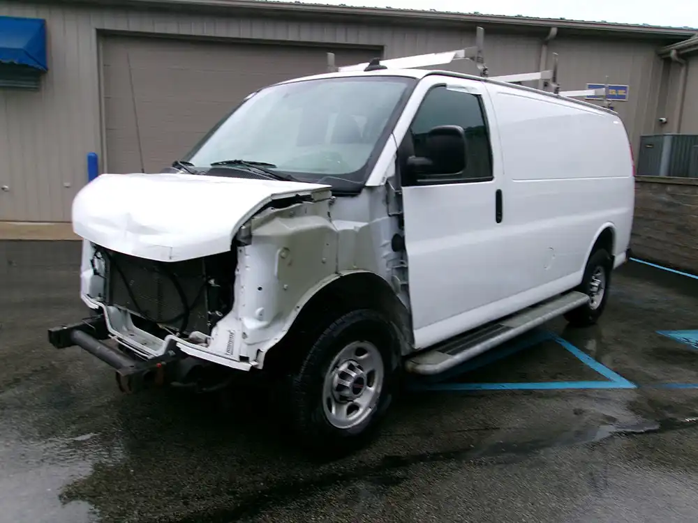 2021 GMC Savana 2500's photo