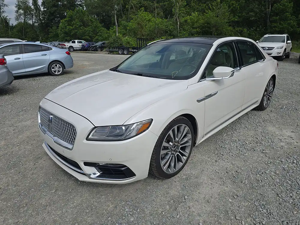 2018 Lincoln Continental Reserve AWD's photo