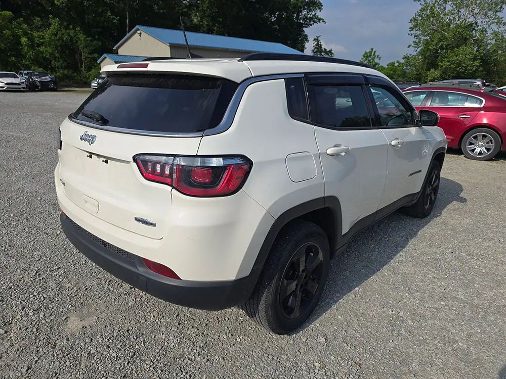 2020 Jeep Compass Latitude 4X4 photo 3