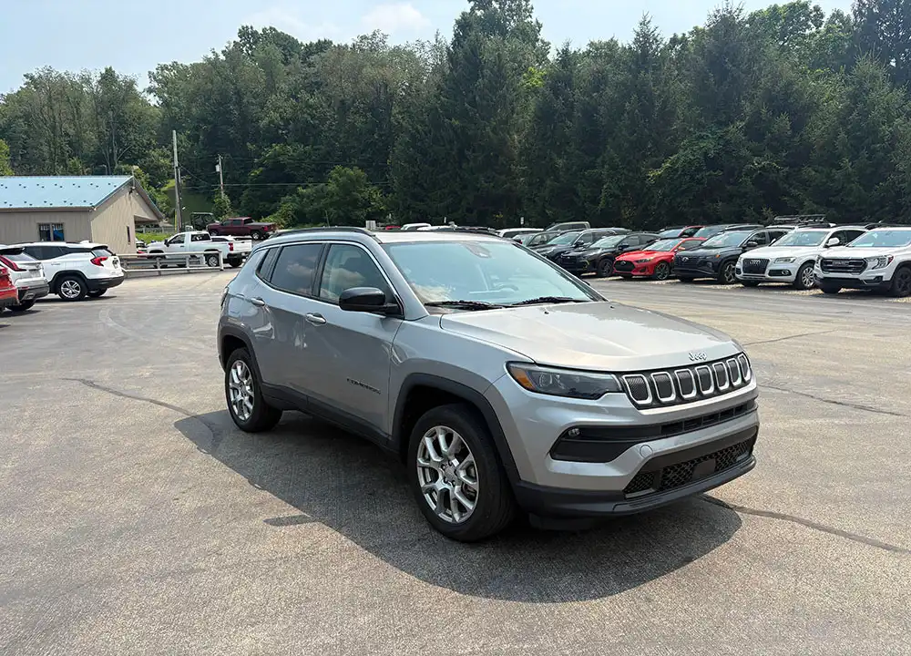 2022 Jeep Compass Latitude Lux 4X4's photo