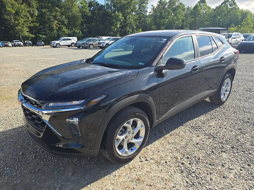 2025 Chevrolet Trax LS's photo