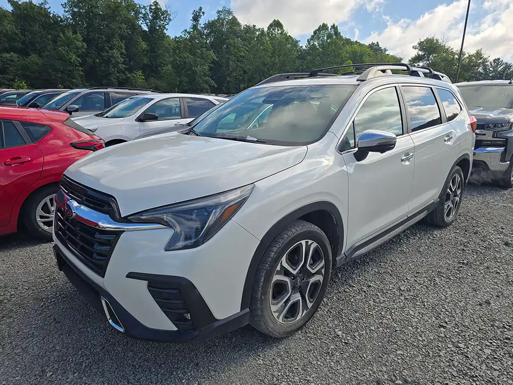 2023 Subaru Ascent Touring's photo