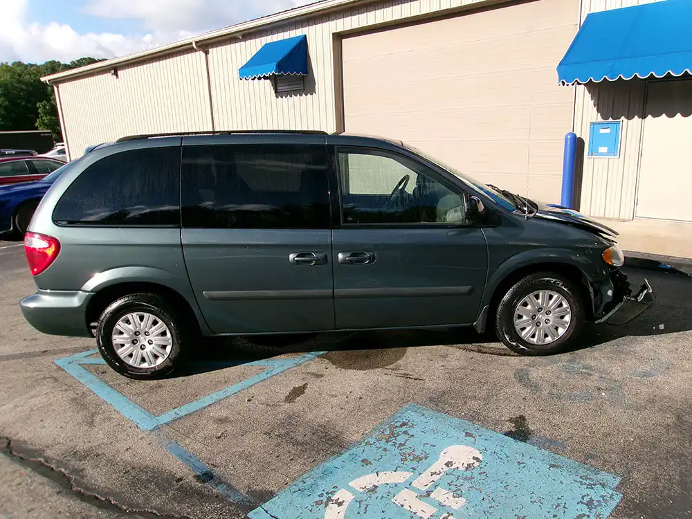 2006 Chrysler Town & Country SWB's photo