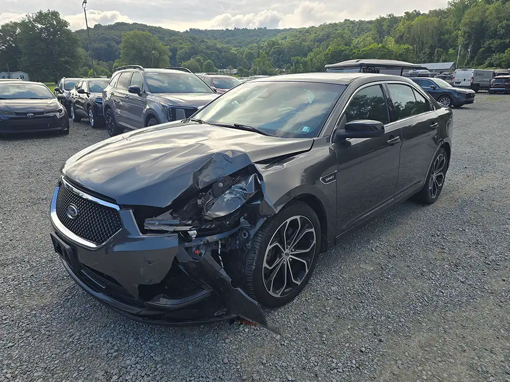 2016 Ford Taurus AWD SHO's photo