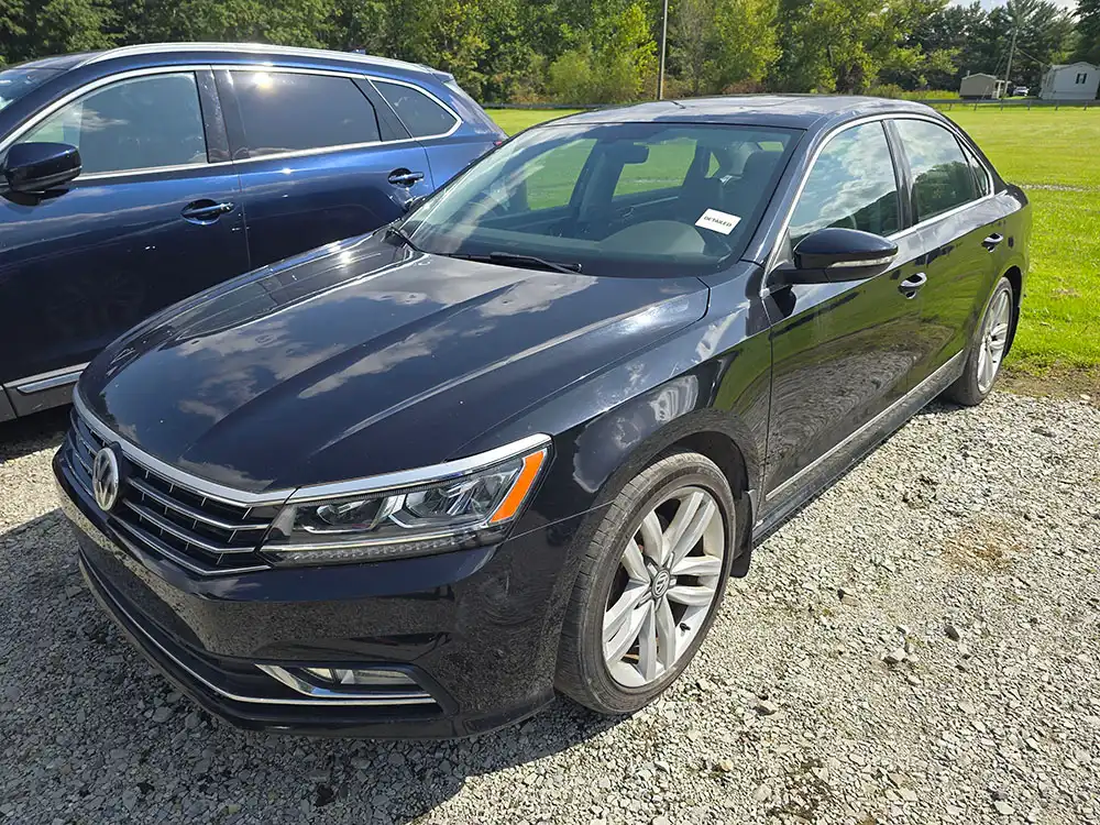 2017 Volkswagen Passat 1.8T SE with Technology Auto's photo