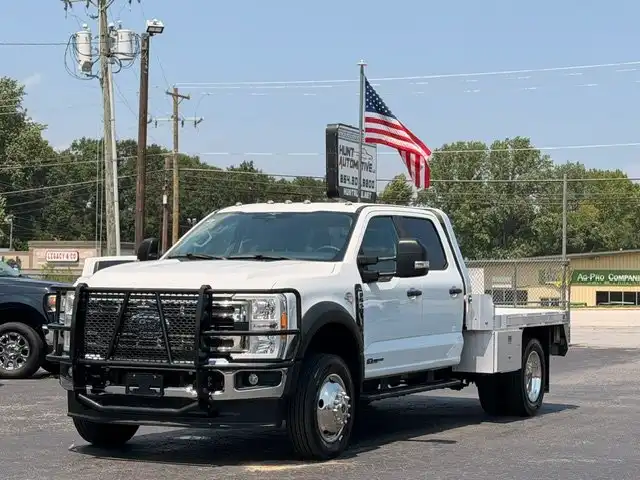 2023 Ford F-550 XL 4x4 Crew Cab 179-In DRW's photo