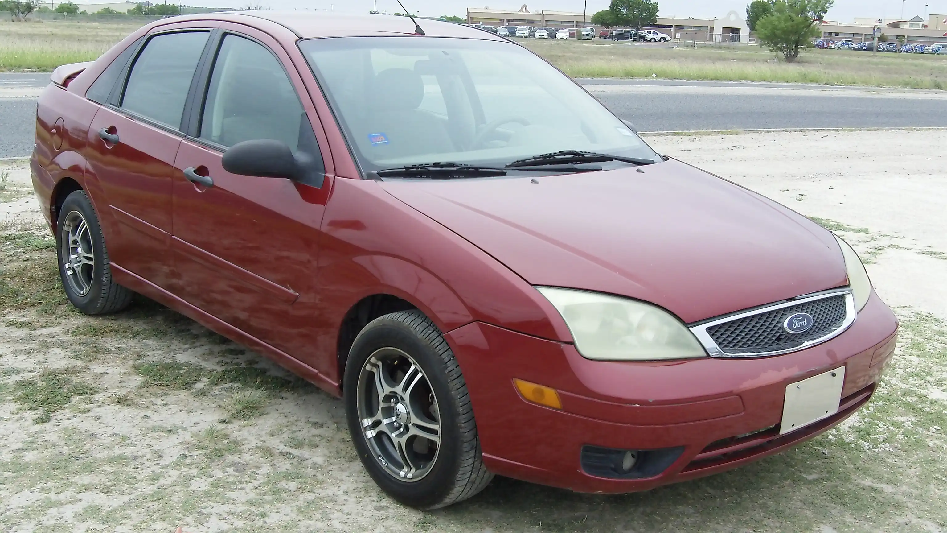 2005 Ford Focus ZX4 SES's photo