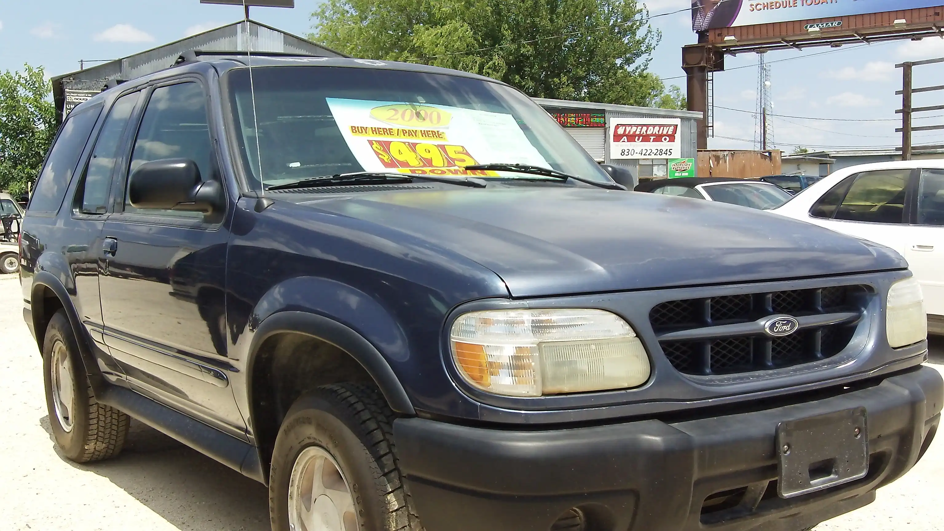 2000 Ford Explorer Base's photo