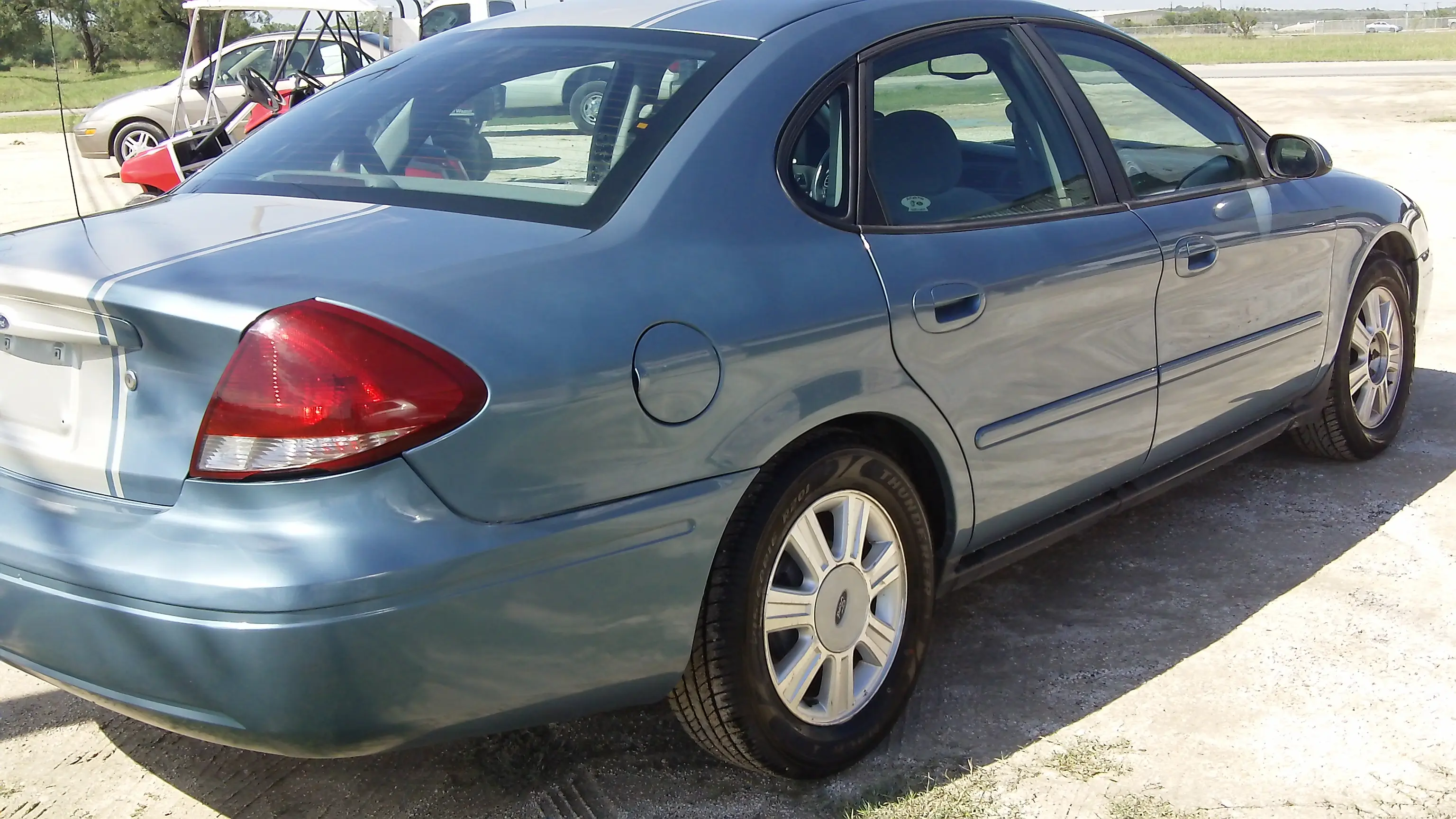 2005 Ford Taurus SEL photo 3