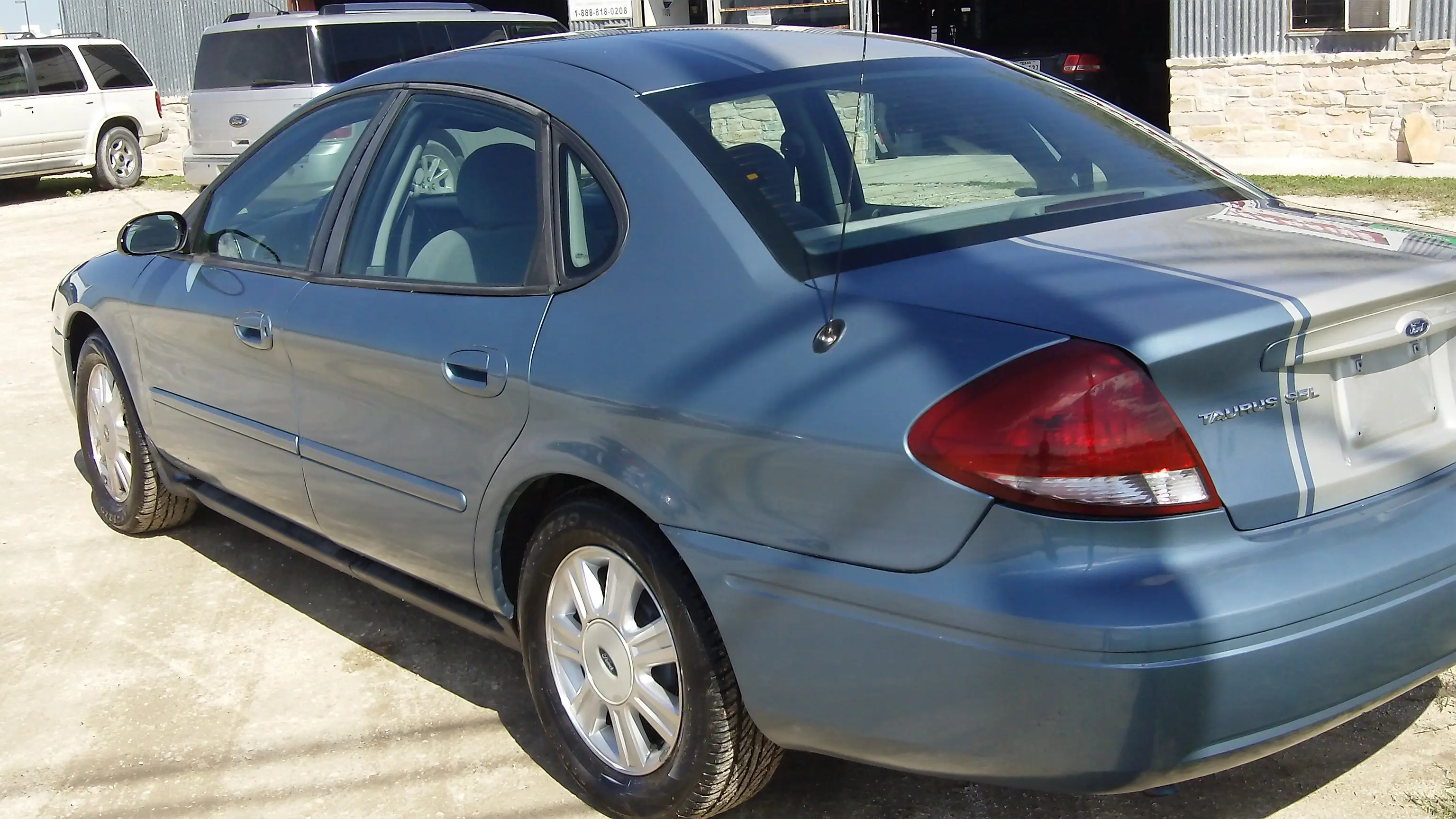 Vehicle Image 2